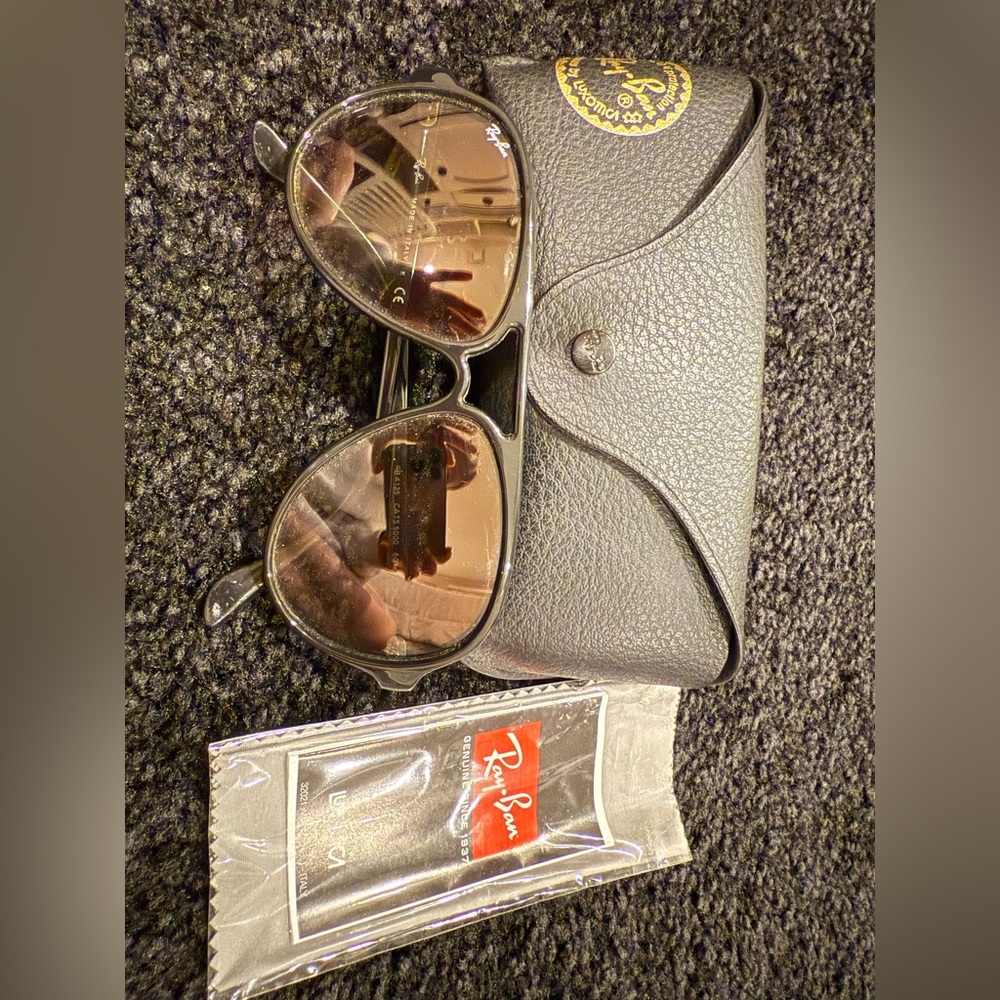 Ray-Ban Black Sunglasses Classic Design